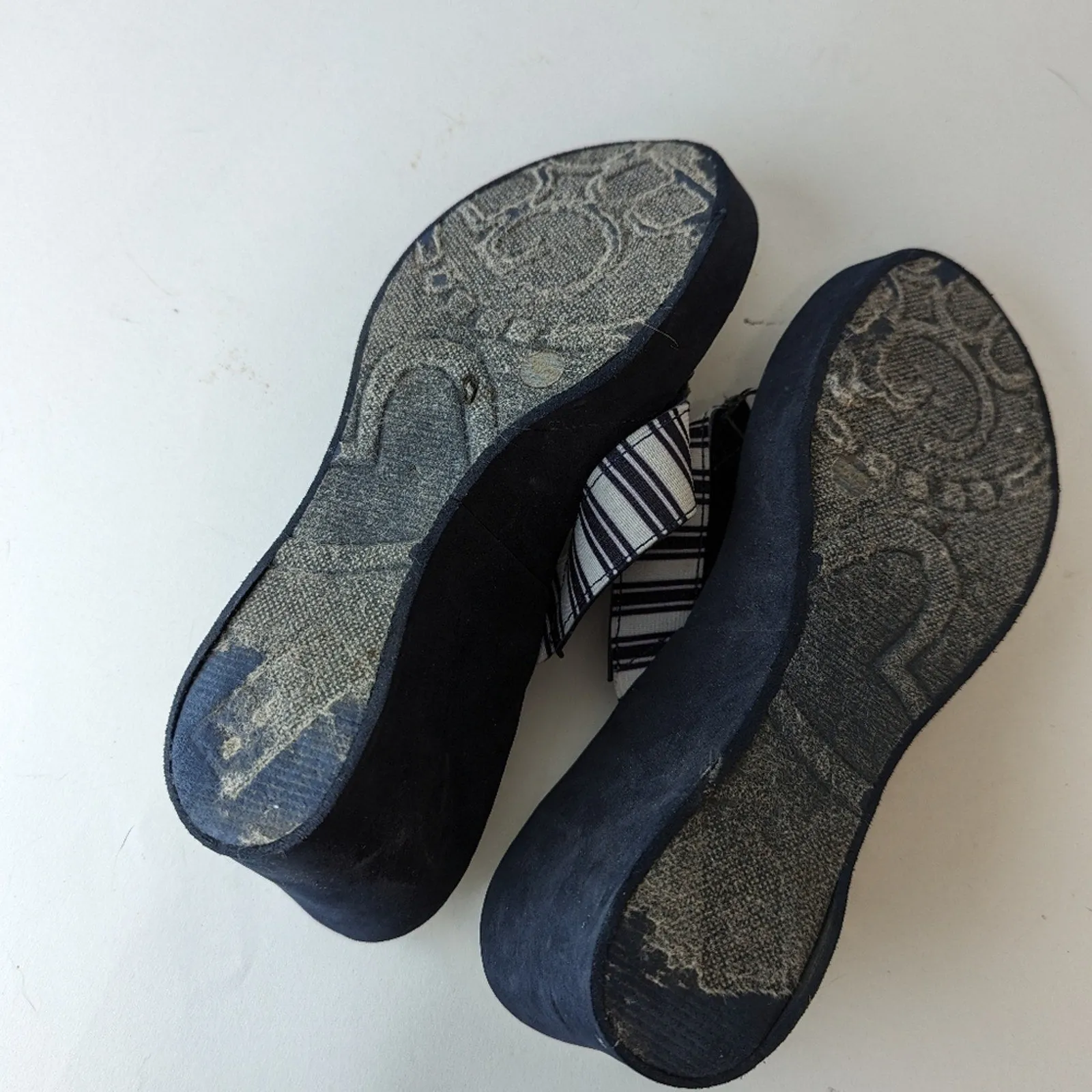BCBG Paris Sager Wedge Flip Flops - 9