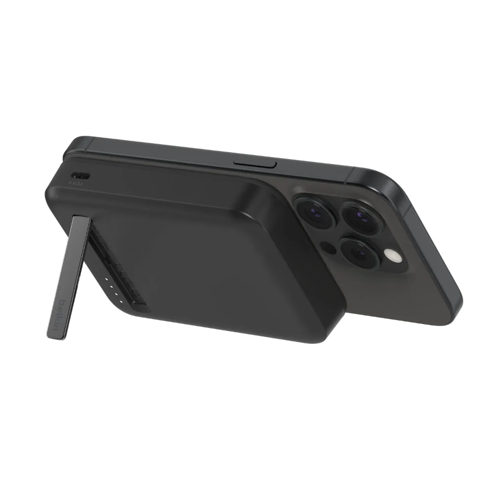 BELKIN Powerbank Qi2 Wireless 8K Kick Stand Black