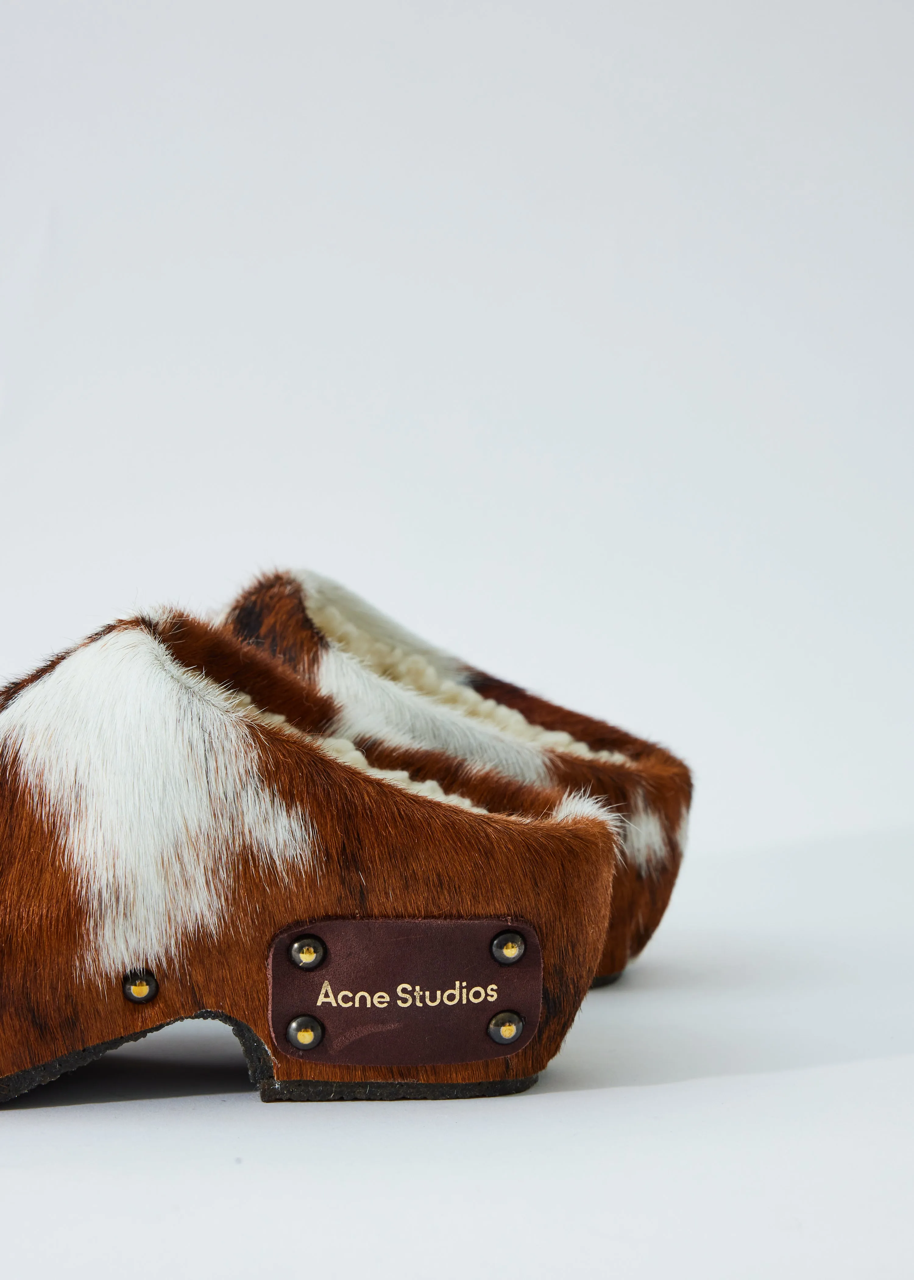 Bloggie Long Hair Clogs