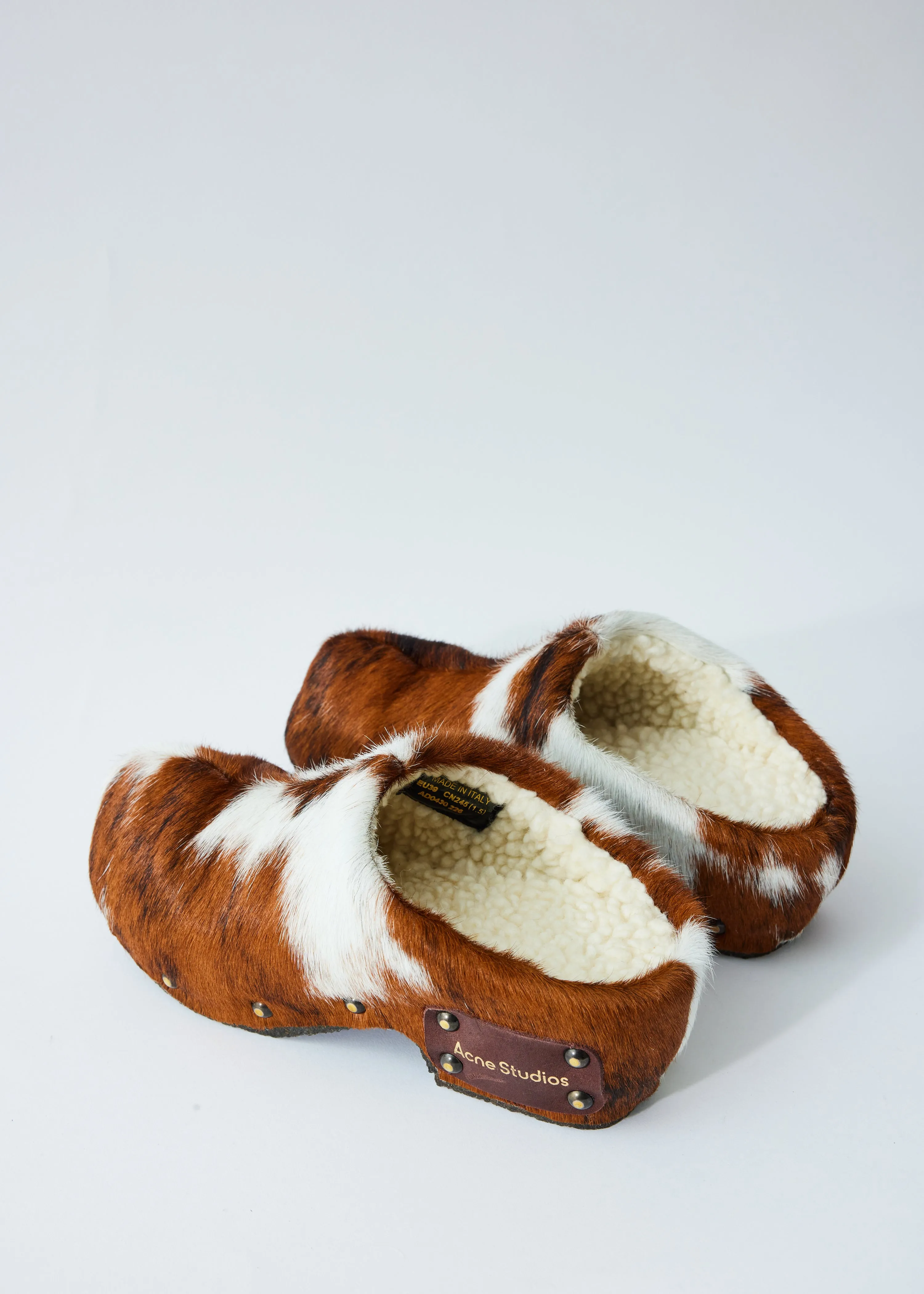 Bloggie Long Hair Clogs